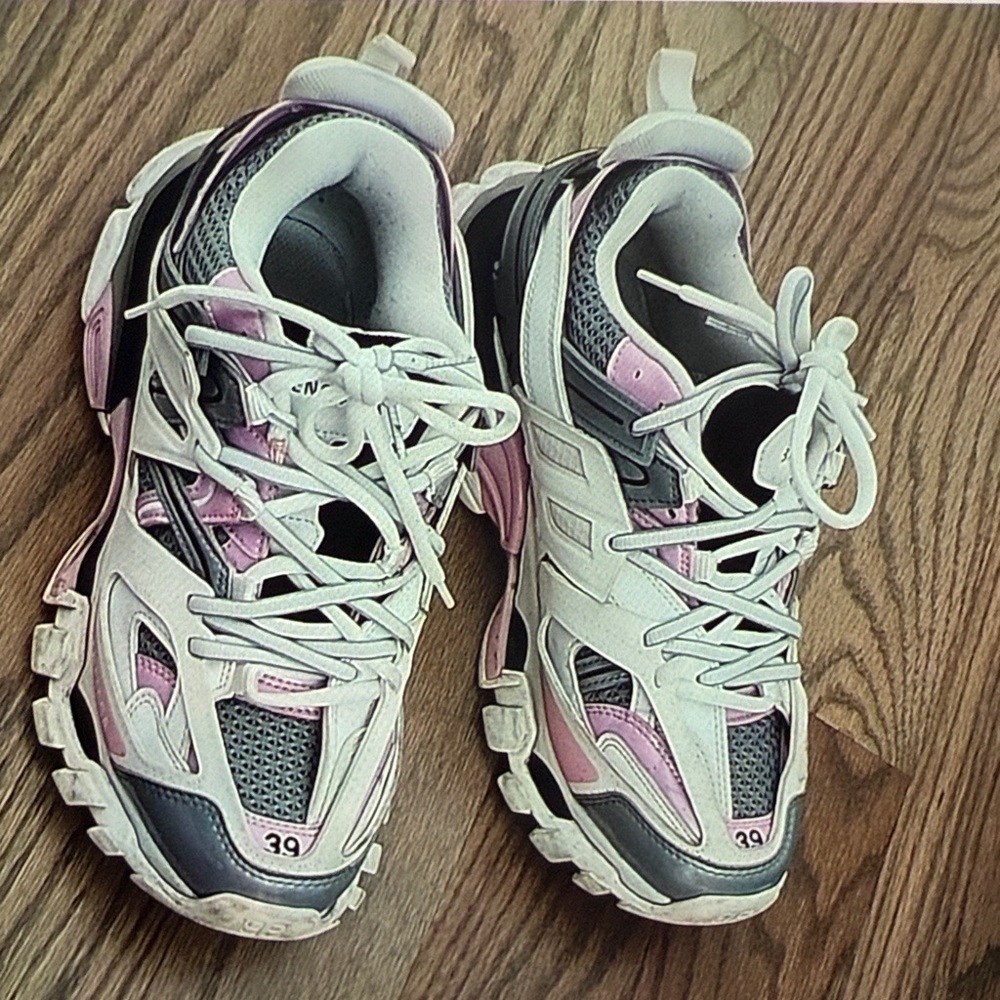 Balenciaga Women's Sneakers in Pink and Gray